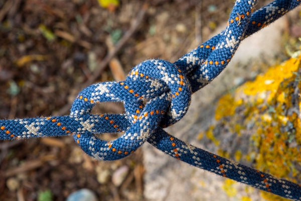 bowline knot used in tramping rockclimbing and outdoor skills